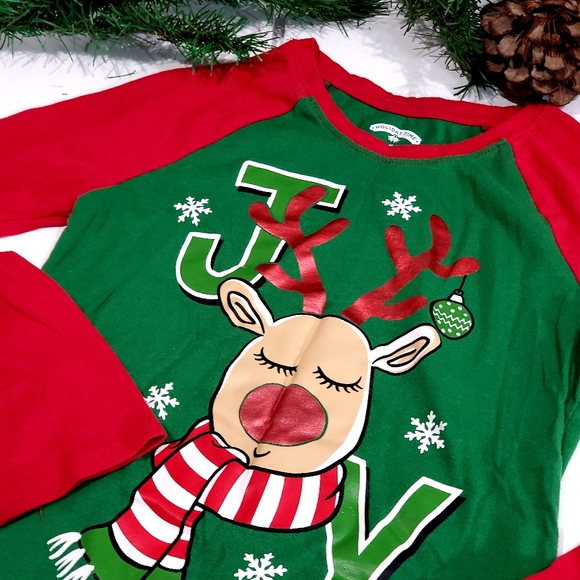 Holiday Time Long Sleeve Red & Green Reindeer Winter Graphic Top Shirt Sz M 7-8 - Picture 1 of 4